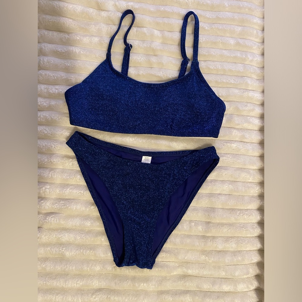 Women’s 2 piece swimwear small